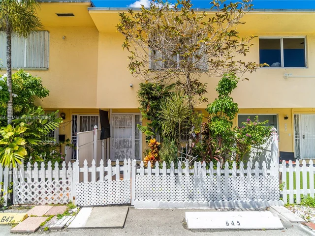 645 W 68th St # 645, Hialeah FL 33014