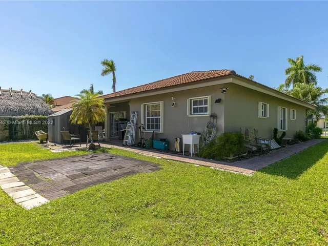 4233 SW 161st Pl, Miami FL 33185