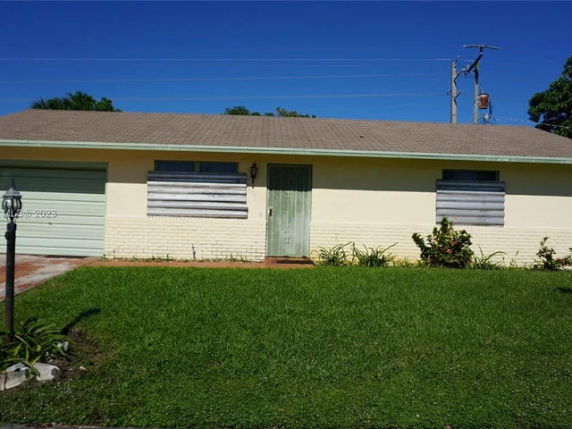 5971 Caribbean Blvd, West Palm Beach FL 33407