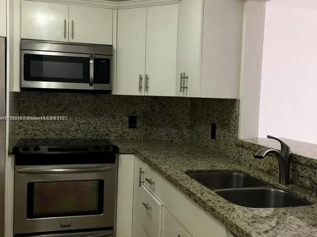 1939 Jefferson St # 401, Hollywood FL 33020