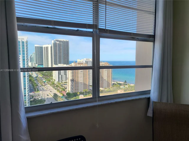 1985 S Ocean Dr, Hallandale Beach FL 33009