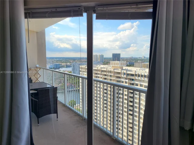 1985 S Ocean Dr, Hallandale Beach FL 33009
