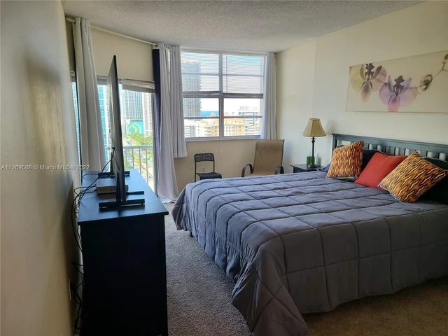 1985 S Ocean Dr, Hallandale Beach FL 33009