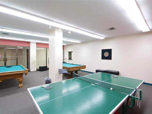 1985 S Ocean Dr, Hallandale Beach FL 33009