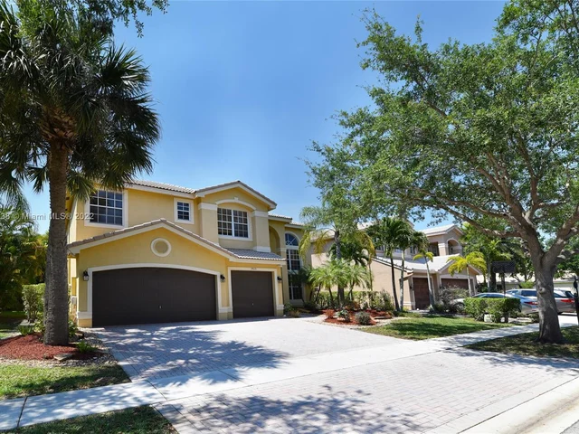 19115 Two River Ln, Boca Raton FL 33498