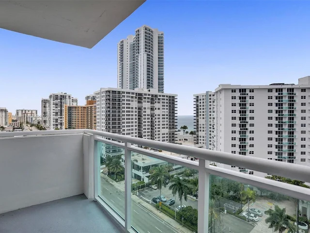 3000 S Ocean Dr # 1110, Hollywood FL 33019