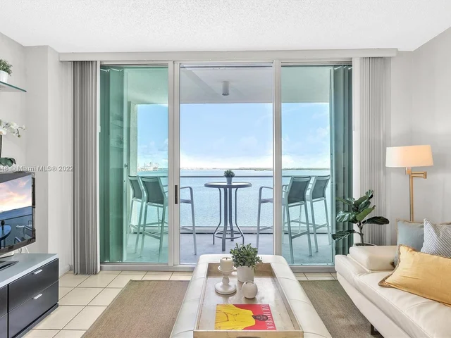 800 Claughton Island Dr # 1204, Miami FL 33131