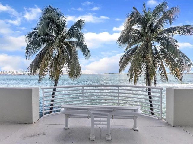 800 Claughton Island Dr # 1204, Miami FL 33131