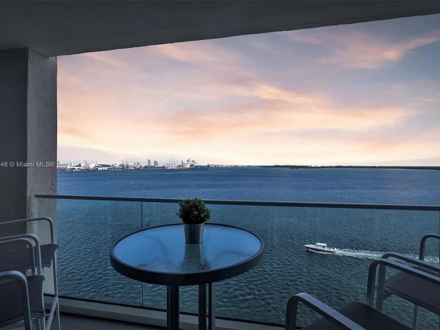 800 Claughton Island Dr # 1204, Miami FL 33131