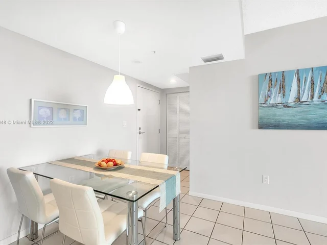 800 Claughton Island Dr # 1204, Miami FL 33131