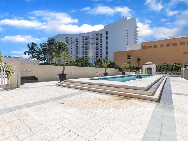 800 Claughton Island Dr # 1204, Miami FL 33131