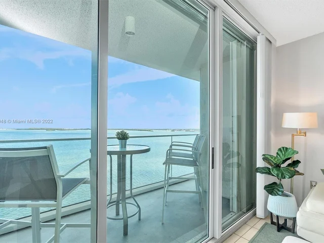 800 Claughton Island Dr # 1204, Miami FL 33131