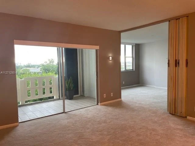 4330 Hillcrest Dr # 615, Hollywood FL 33021
