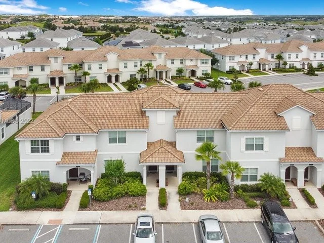 1593 Moon Valley Dr, Davenport FL 33896