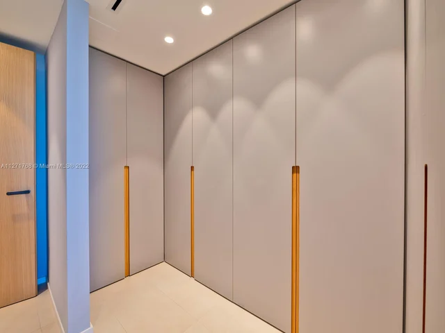 781 Crandon Blvd # 1201, Key Biscayne FL 33149