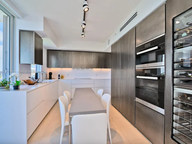 781 Crandon Blvd # 1201, Key Biscayne FL 33149