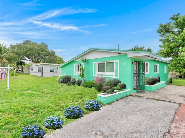 3541 NW 210th Ter, Miami Gardens FL 33056