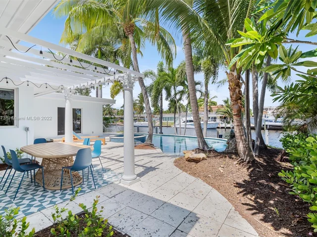 2513 SE 12th St, Pompano Beach FL 33062