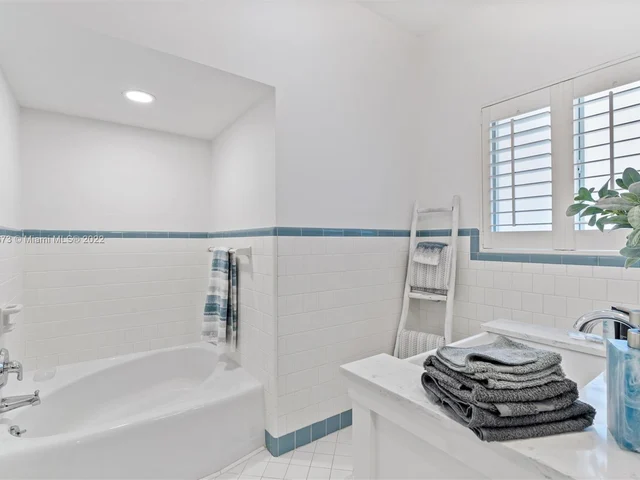 2513 SE 12th St, Pompano Beach FL 33062