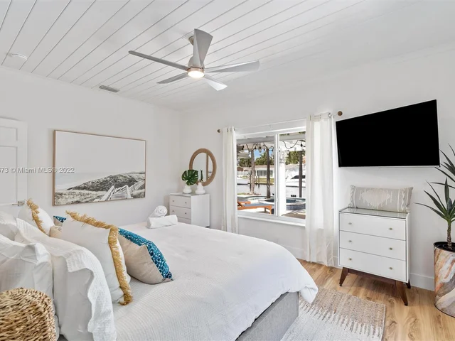 2513 SE 12th St, Pompano Beach FL 33062