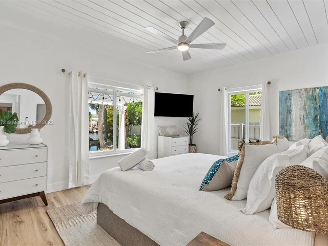 2513 SE 12th St, Pompano Beach FL 33062