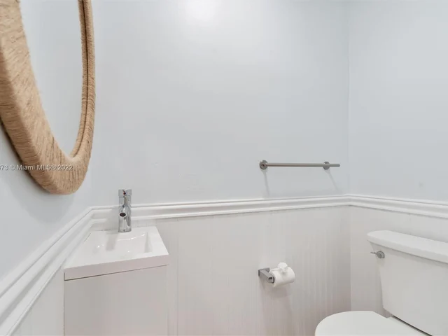 2513 SE 12th St, Pompano Beach FL 33062