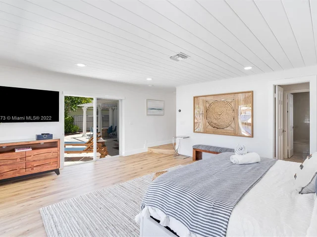 2513 SE 12th St, Pompano Beach FL 33062