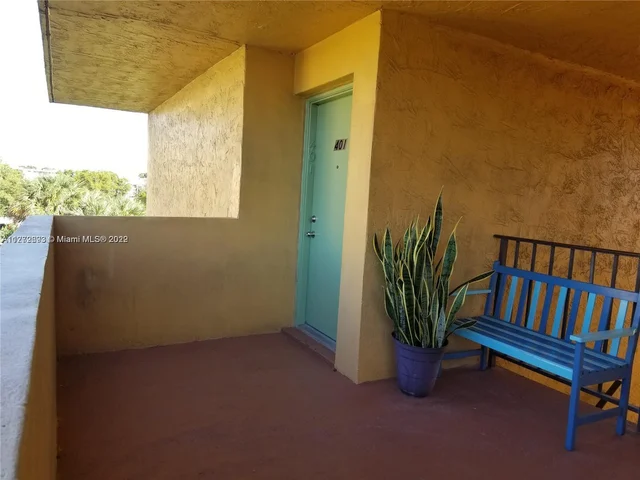 210 Fontainebleau Blvd # 401, Miami FL 33172