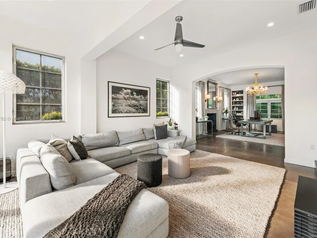 5925 NE 6th Ave, Miami FL 33137