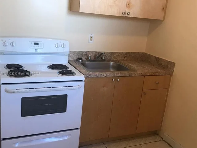 1525 NW 1st Pl # 13, Miami FL 33136