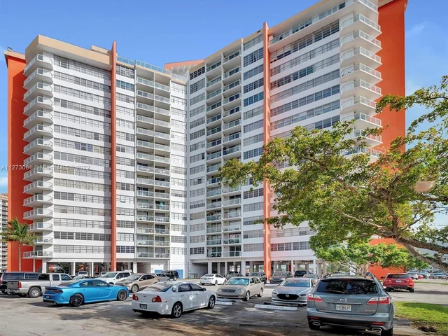 1351 NE Miami Gardens Dr, Miami FL 33179