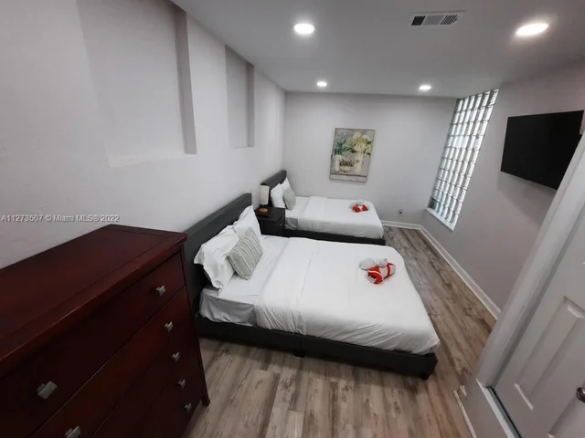 1528 Funston St, Hollywood FL 33020