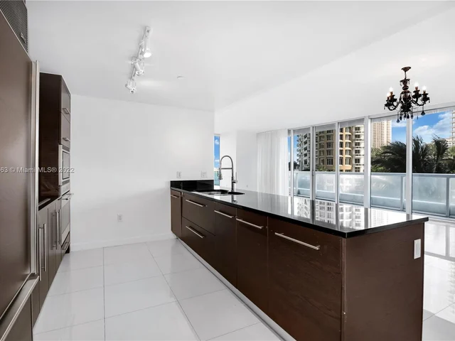 465 Brickell Ave # 401, Miami FL 33131
