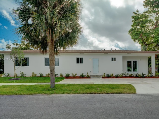 312 Phippen Waiters Rd, Dania Beach FL 33004