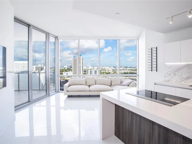 851 NE 1st Ave # 1604, Miami FL 33132