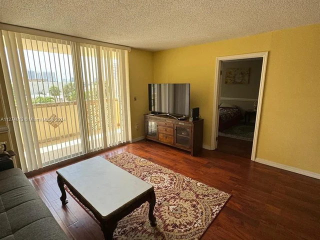 1833 S Ocean Dr # 308, Hallandale Beach FL 33009