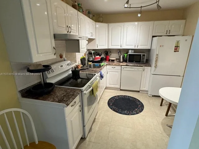 1833 S Ocean Dr # 308, Hallandale Beach FL 33009