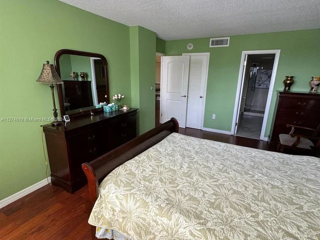 1833 S Ocean Dr # 308, Hallandale Beach FL 33009