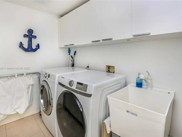 3535 S Ocean Dr # 402, Hollywood FL 33019