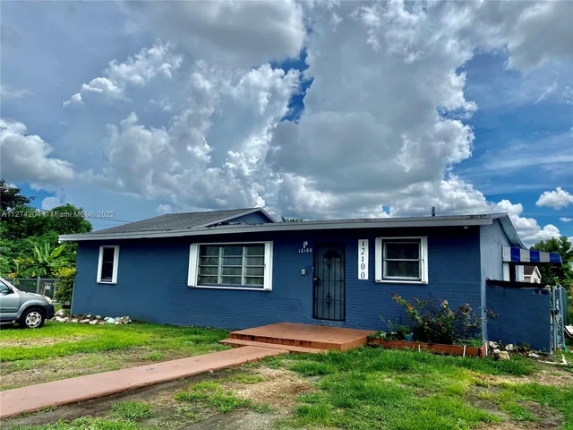 12100 SW 218th St, Miami FL 33170