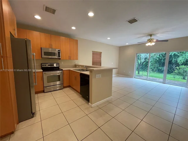 2511 NW 31st Court, Oakland Park FL 33309