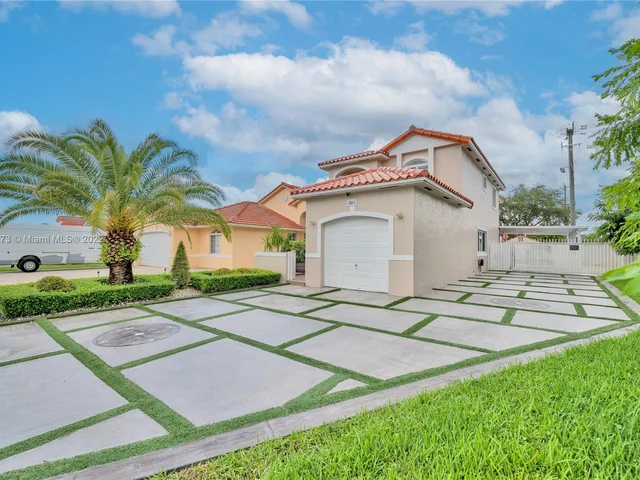 401 W 77th St, Hialeah FL 33014