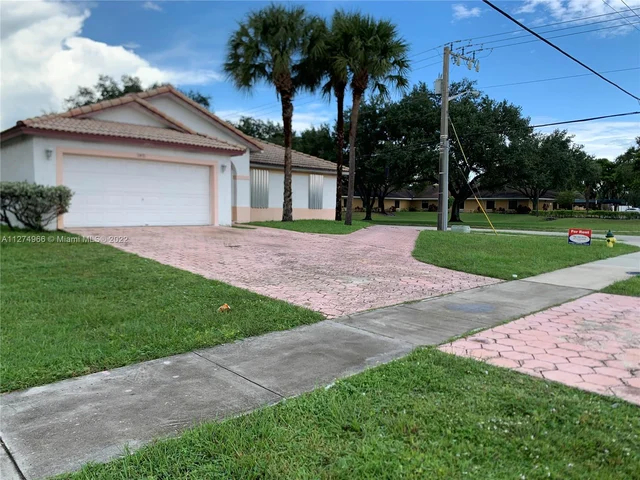2471 NW 55th Ave, Lauderhill FL 33313
