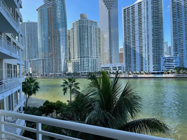 888 Brickell Key Dr # 410, Miami FL 33131