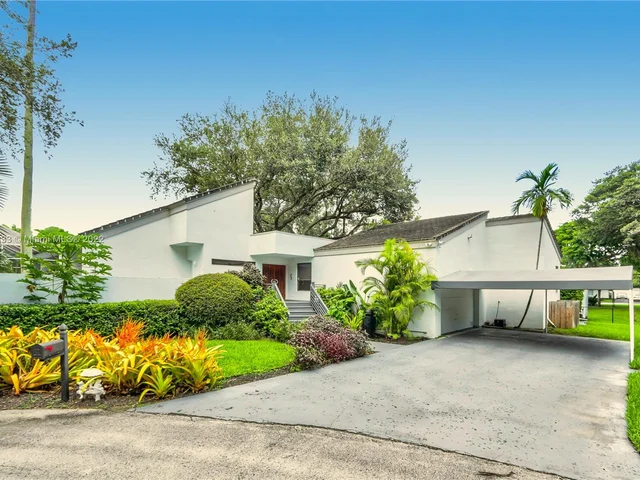 7605 SW 160th Ter, Palmetto Bay FL 33157