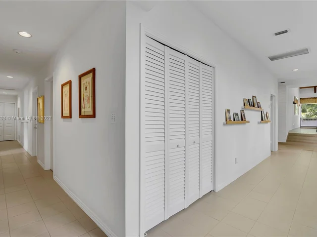 7605 SW 160th Ter, Palmetto Bay FL 33157