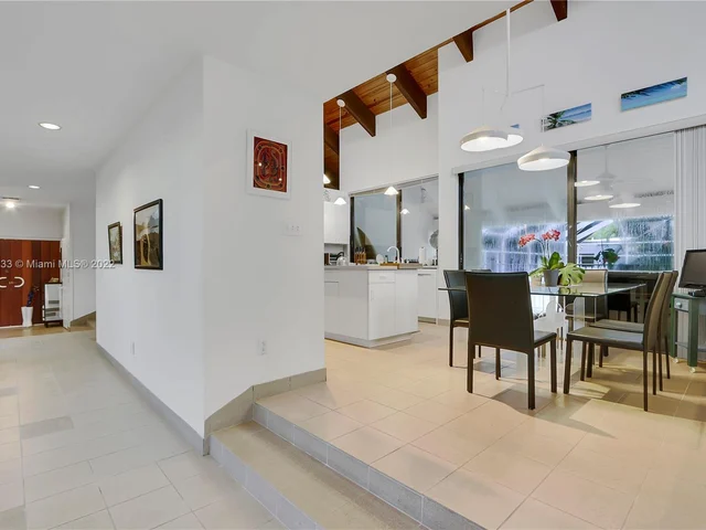 7605 SW 160th Ter, Palmetto Bay FL 33157