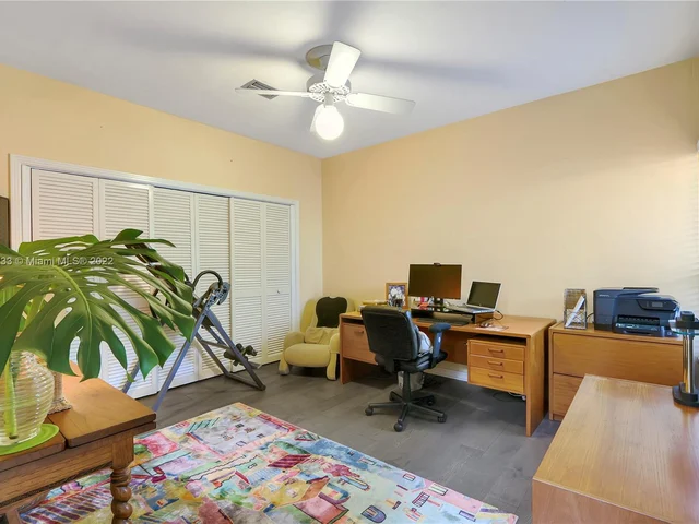 7605 SW 160th Ter, Palmetto Bay FL 33157