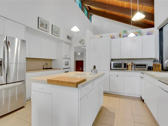 7605 SW 160th Ter, Palmetto Bay FL 33157