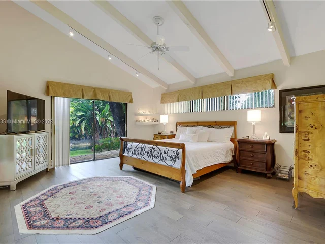 7605 SW 160th Ter, Palmetto Bay FL 33157